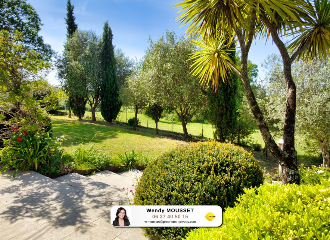 THEIX Villa bourgeoise de 285 m² avec immense sous-sol ? Aux portes de Vannes ? Secteur Saint-Goustan/Golf à Theix-Noyalo 14