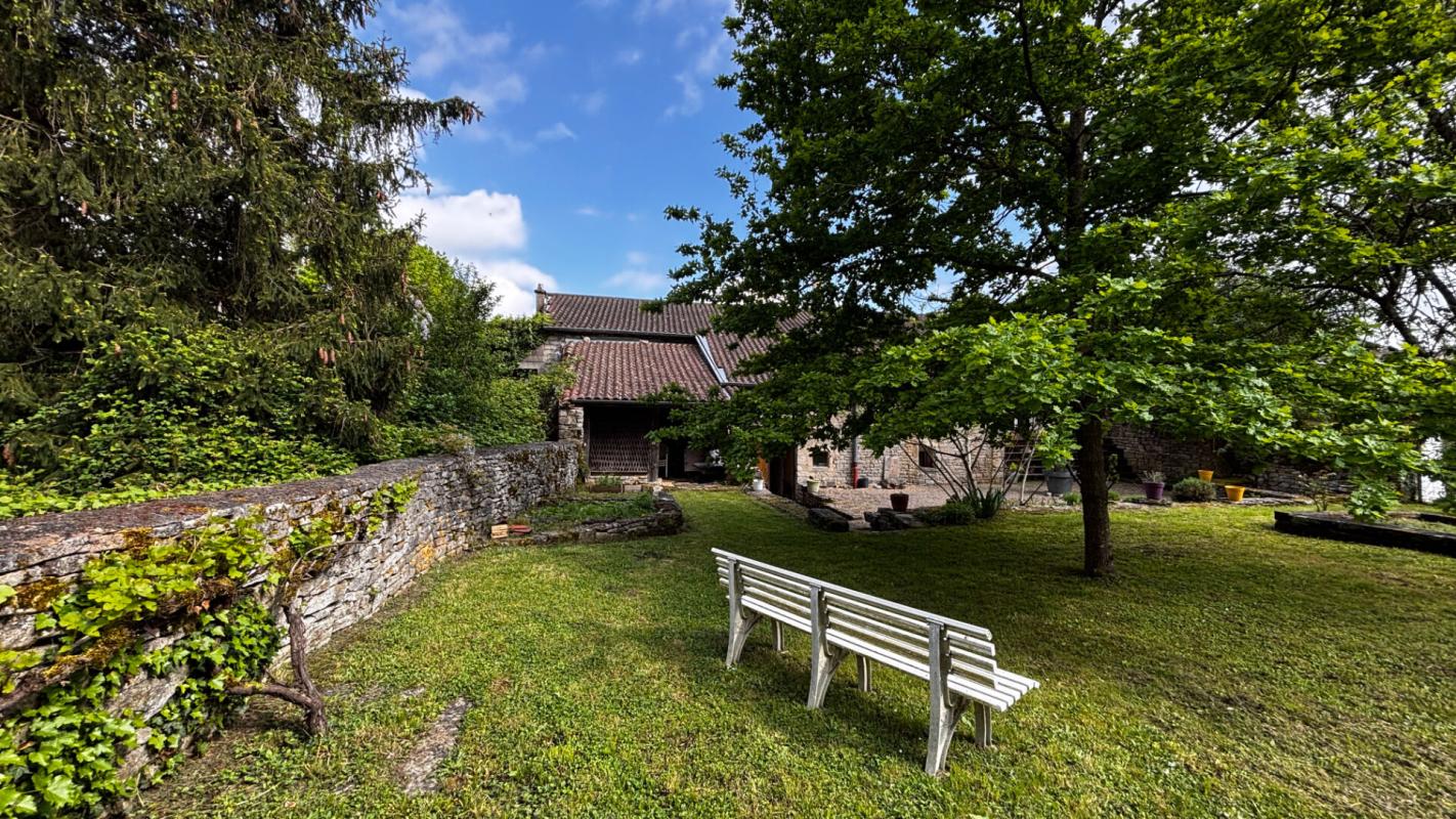 UCHIZY Maison en pierre,  Uchizy, 152 m2 avec beau terrain arboré et dépendances 3