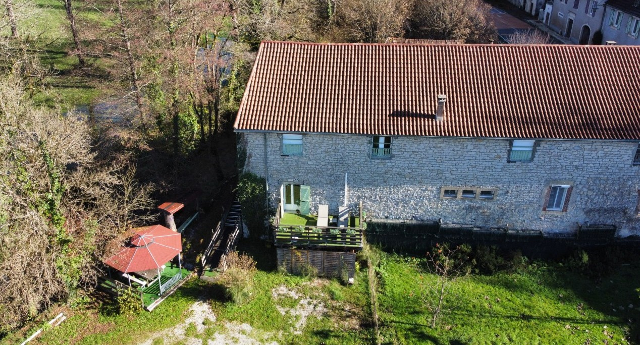LABASTIDE-DU-VERT Maison en pierre 450 m² ? 6 chambres ? activité restaurant/chambres d'hôtes possible ? 10 min Prayssac 17