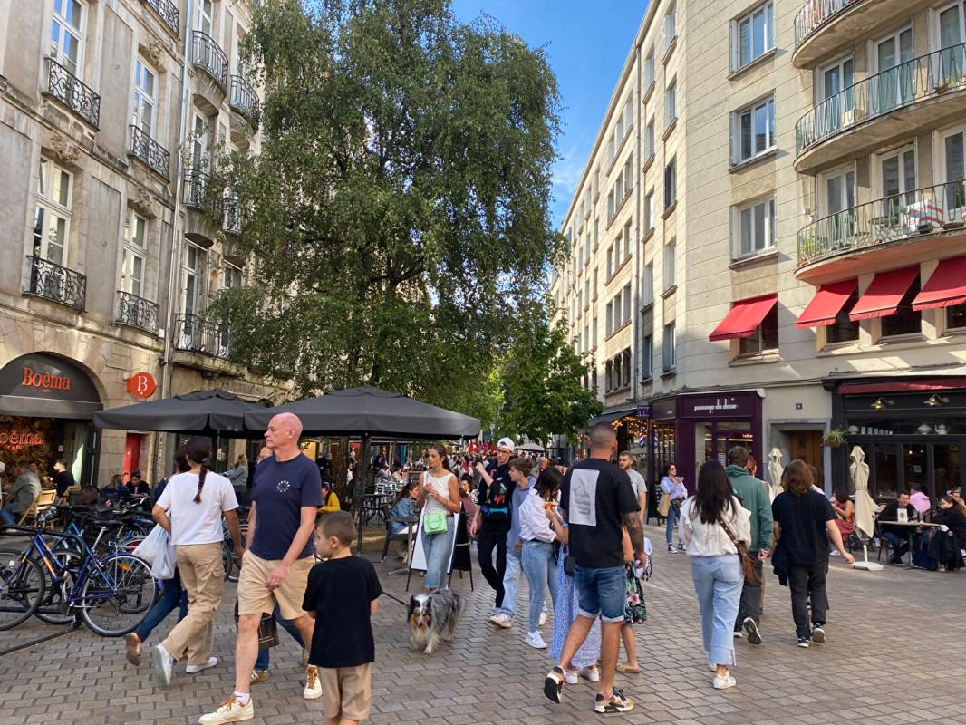 NANTES 44000 NANTES - BAIL A CEDER LOCAL COMMERCIAL 42 M² PROCHE DECRE 4