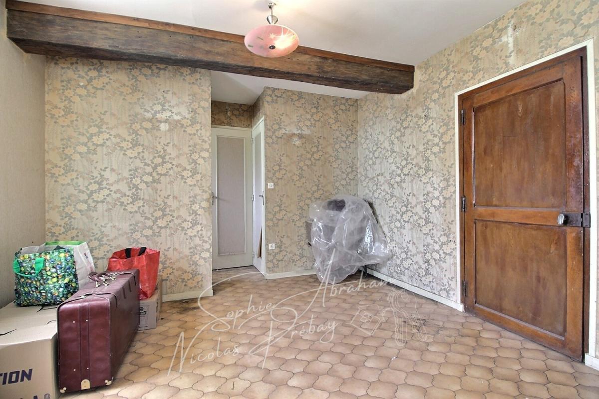 OUTARVILLE Ensemble immobilier avec maison et dépendances, cour et jardin 14