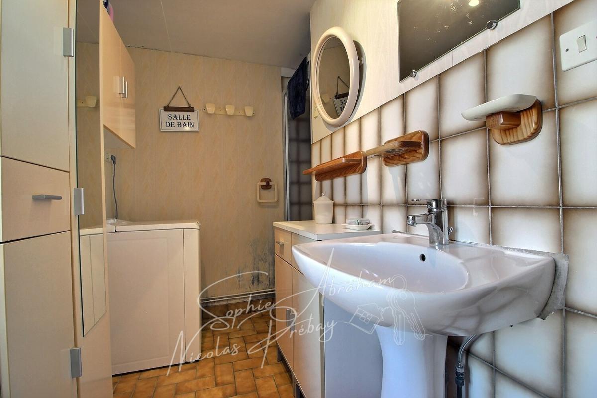 OUTARVILLE Ensemble immobilier avec maison et dépendances, cour et jardin 6