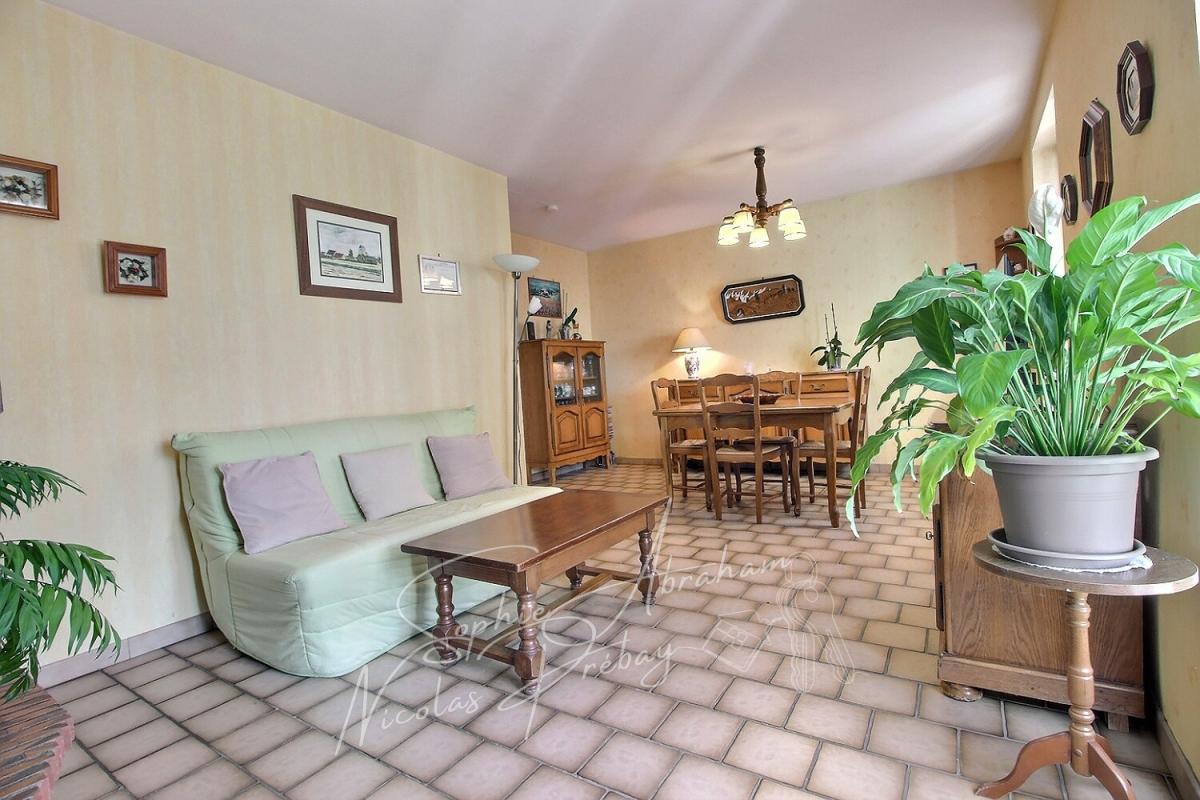 OUTARVILLE Ensemble immobilier avec maison et dépendances, cour et jardin 7