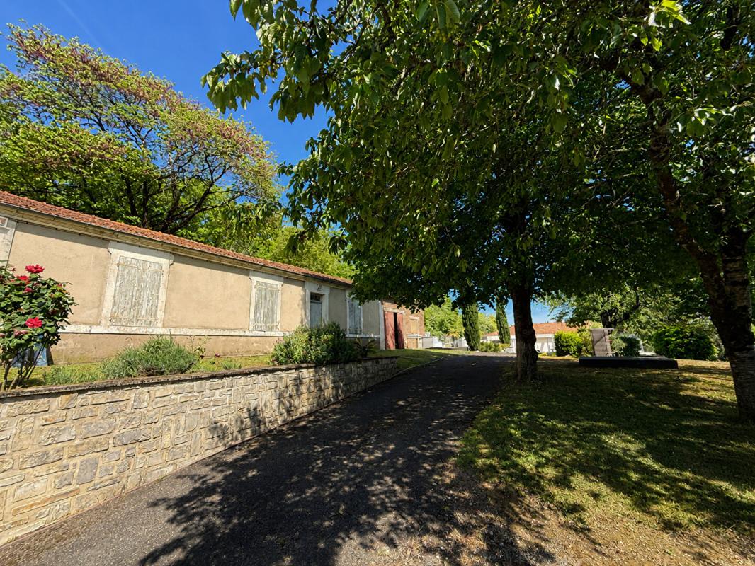 ANGOULEME Maison Angouleme 4 pièce(s) 140 m2 17