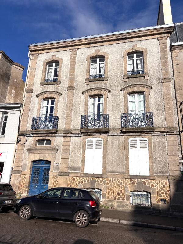 VANNES Magnifique Appartement de type Haussmannien 170 m2, garage et parking en plein centre! 10