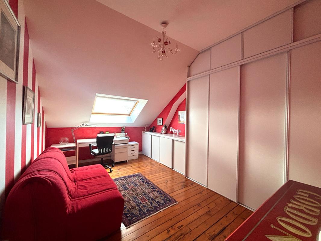 VANNES Magnifique Appartement de type Haussmannien 170 m2, garage et parking en plein centre! 6