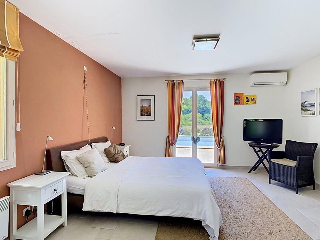 PRATS-DE-CARLUX Belle maison contemporaine avec 4 chambres, piscine et garage 11