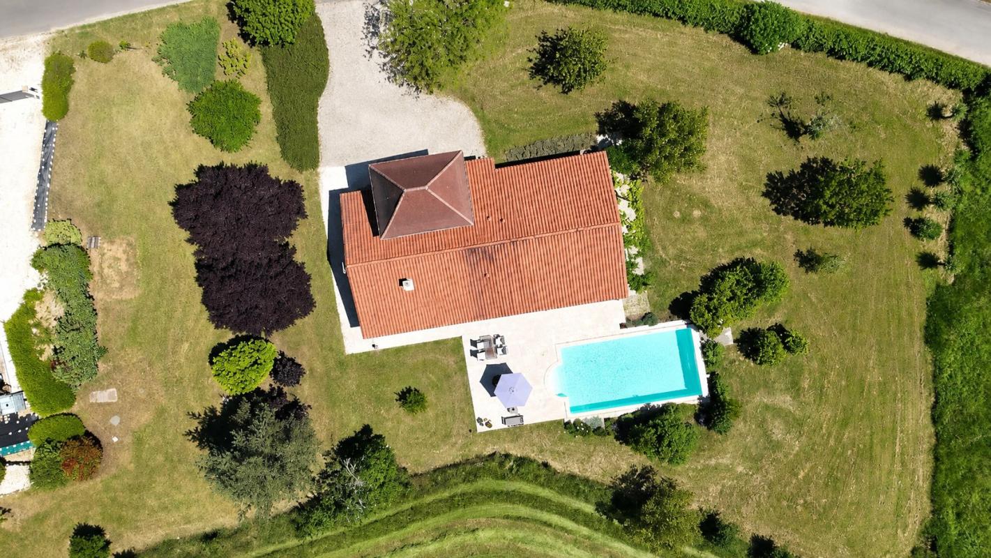 PRATS-DE-CARLUX Belle maison contemporaine avec 4 chambres, piscine et garage 16