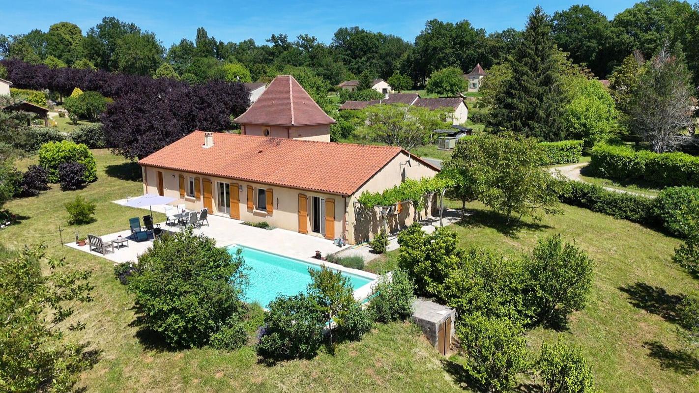 PRATS-DE-CARLUX Belle maison contemporaine avec 4 chambres, piscine et garage 3