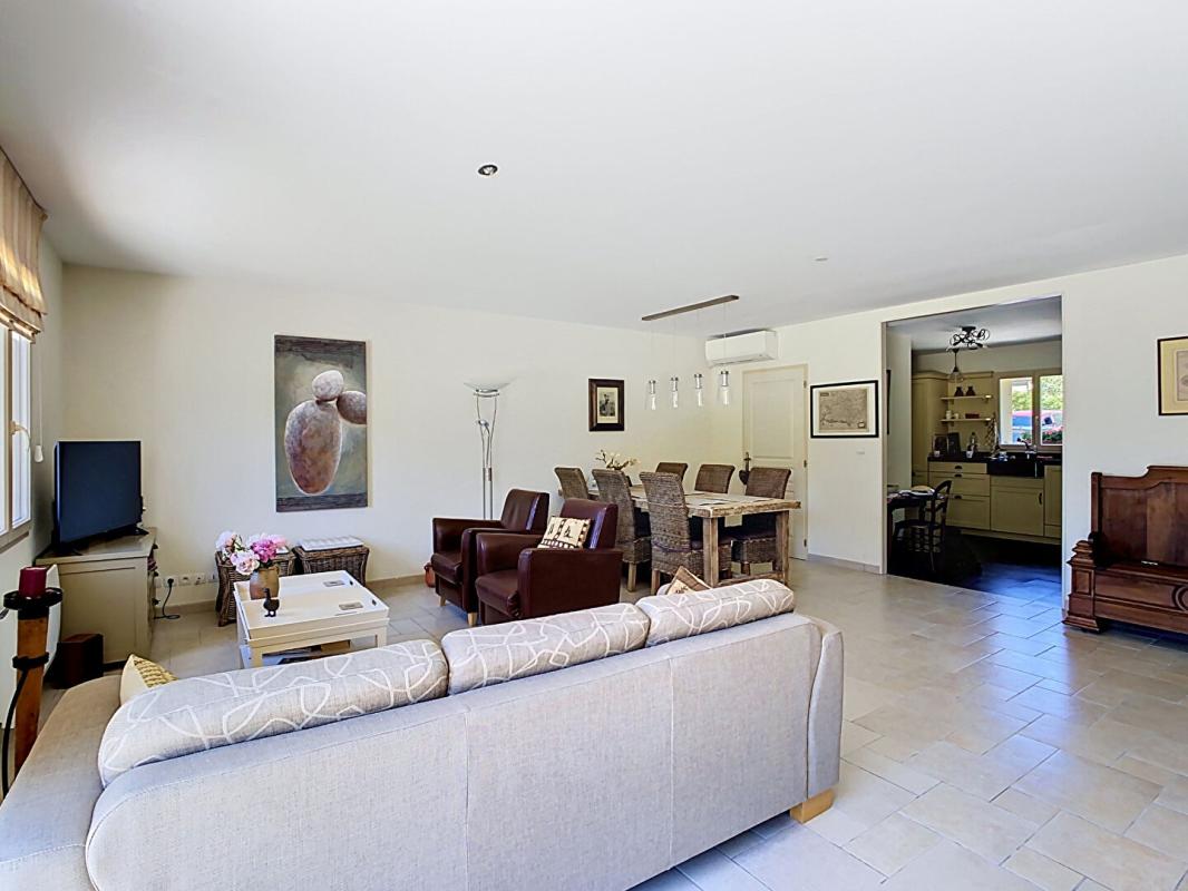 PRATS-DE-CARLUX Belle maison contemporaine avec 4 chambres, piscine et garage 6