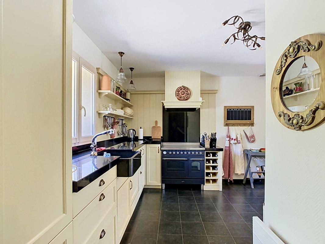 PRATS-DE-CARLUX Belle maison contemporaine avec 4 chambres, piscine et garage 8