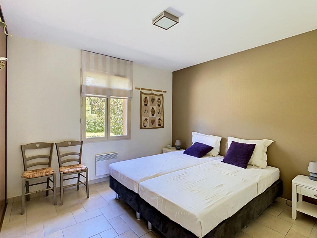 PRATS-DE-CARLUX Belle maison contemporaine avec 4 chambres, piscine et garage 9