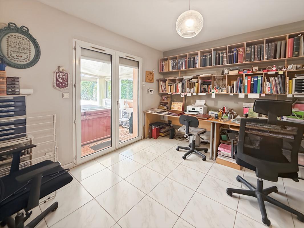 ORGON À vendre maison avec piscine sur les hauteurs d'Orgon 11