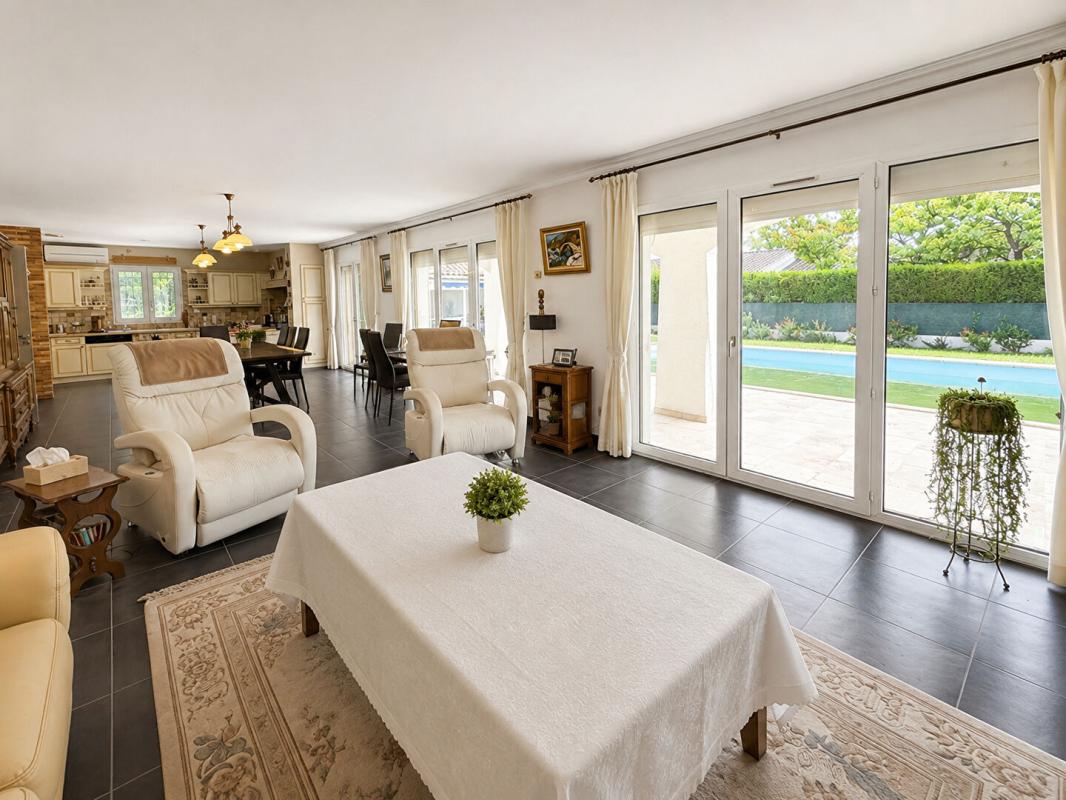 ORGON À vendre maison avec piscine sur les hauteurs d'Orgon 5
