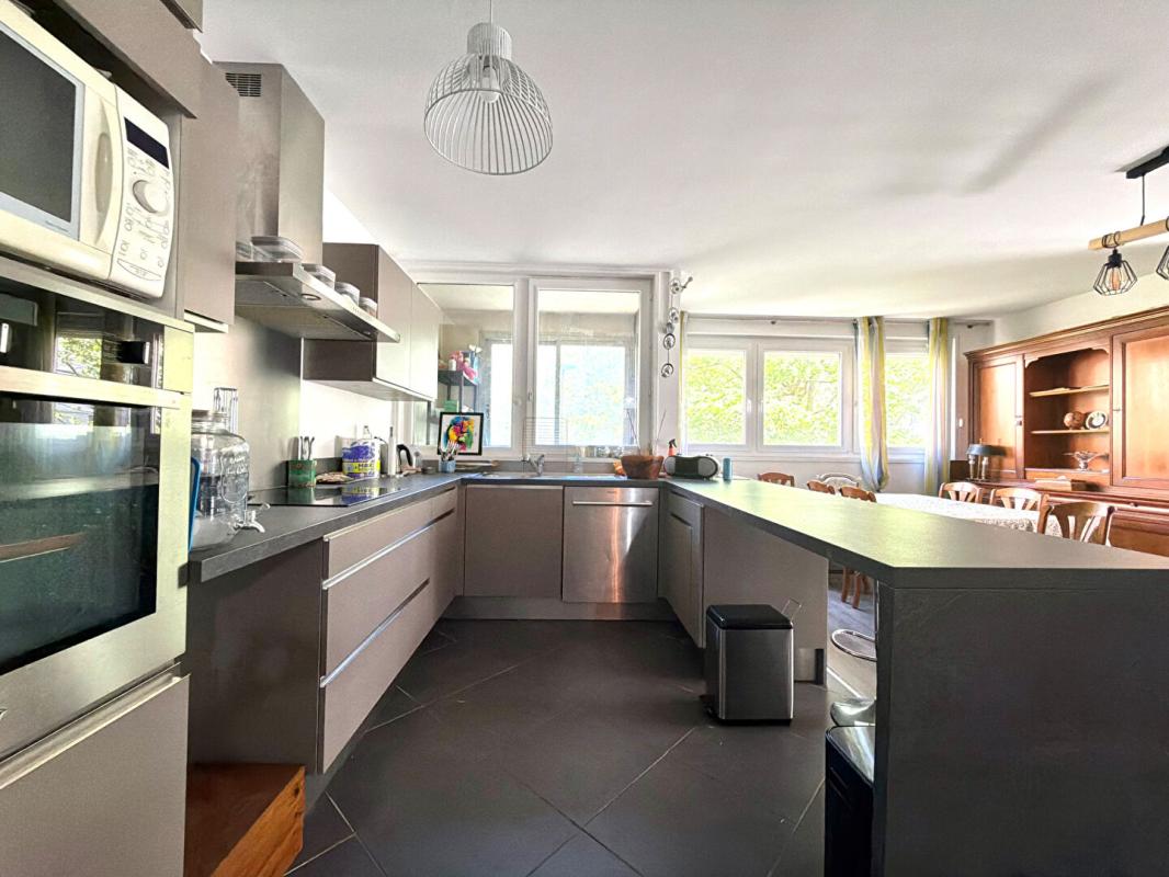 CHARENTON-LE-PONT Vente Appartement 5 pièces proche Métro et commerces Charenton-le-Pont 2