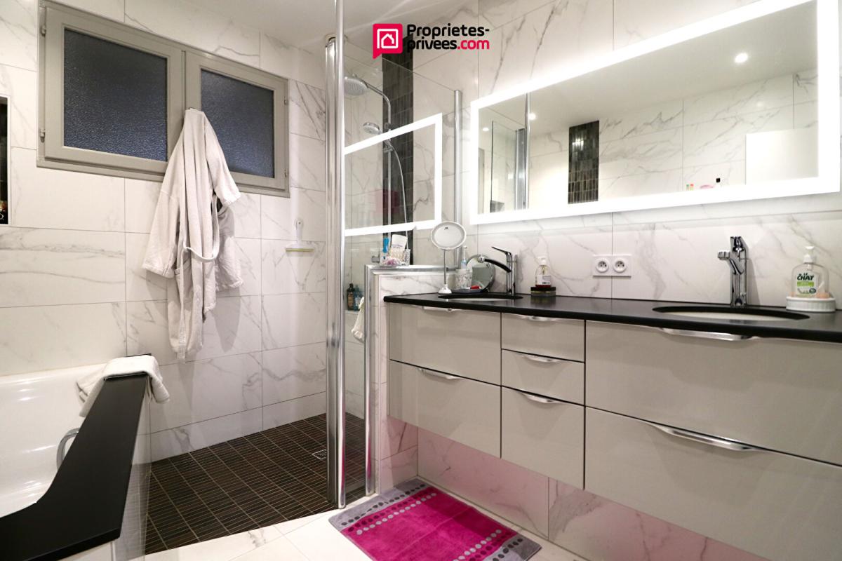 MAULEVRIER Maison Maulévrier 211 m² 10
