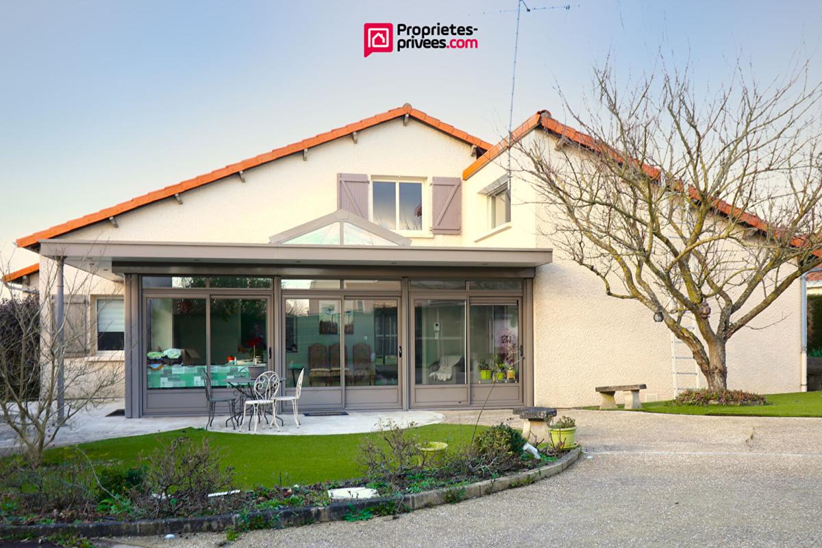 MAULEVRIER Maison Maulévrier 211 m² 2