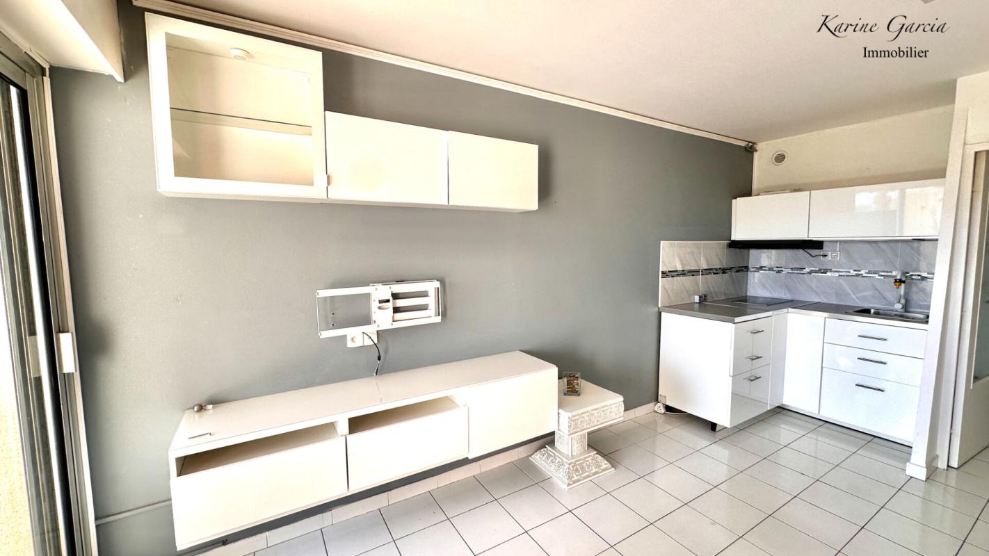 BANDOL BANDOL - PROXIMITE CENTRE VILLE ET COMMERCES - STUDIO 24 M² - PARKING PRIVATIF 1