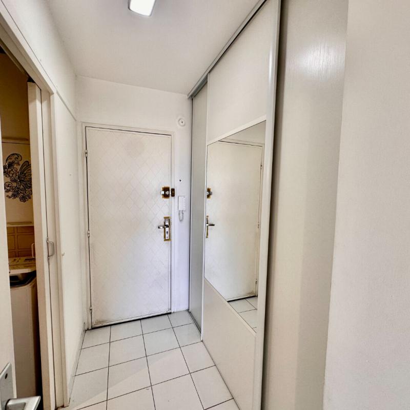 BANDOL BANDOL - PROXIMITE CENTRE VILLE ET COMMERCES - STUDIO 24 M² - PARKING PRIVATIF 9