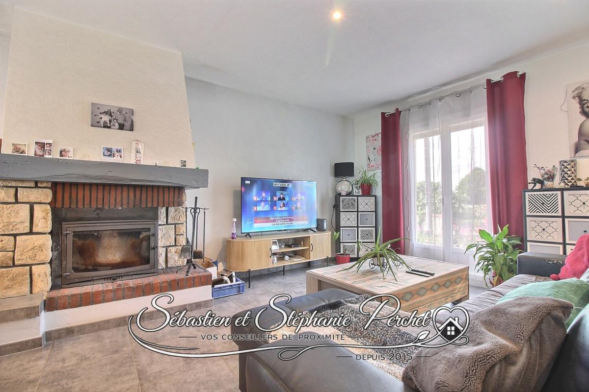 PATAY EXCLUSIVITÉ - Maison sur sous-sol - 88 m² - 3 chambres - Terrain clos de 824 m² - Vue dégagée sur les champs 7