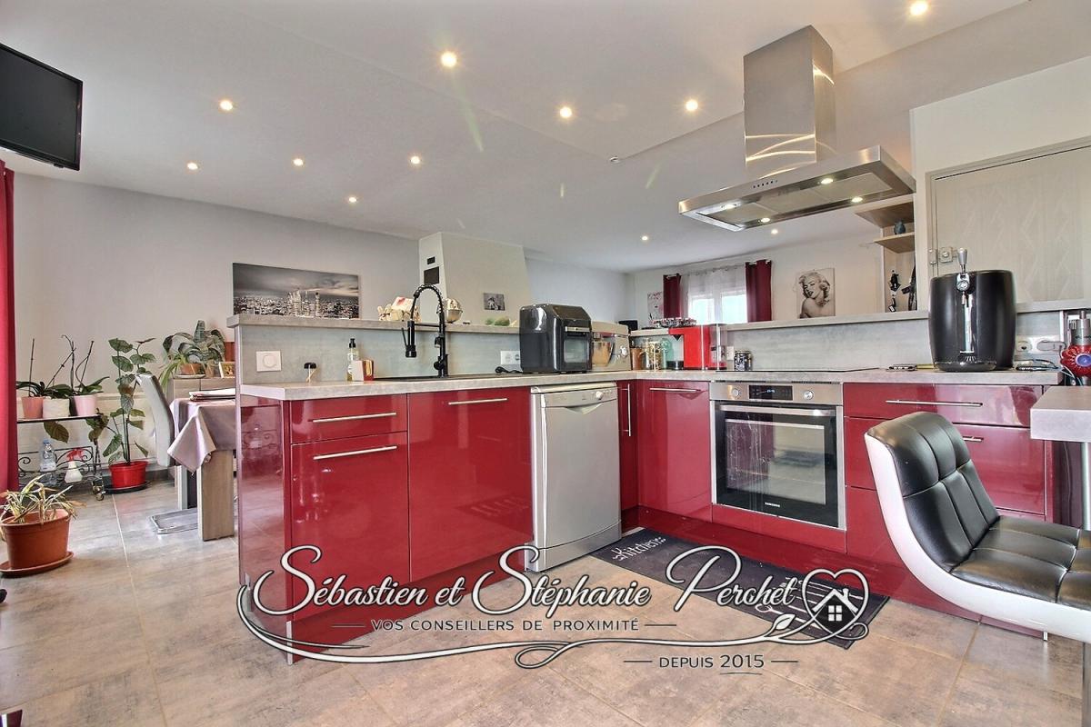 PATAY EXCLUSIVITÉ - Maison sur sous-sol - 88 m² - 3 chambres - Terrain clos de 824 m² - Vue dégagée sur les champs 9