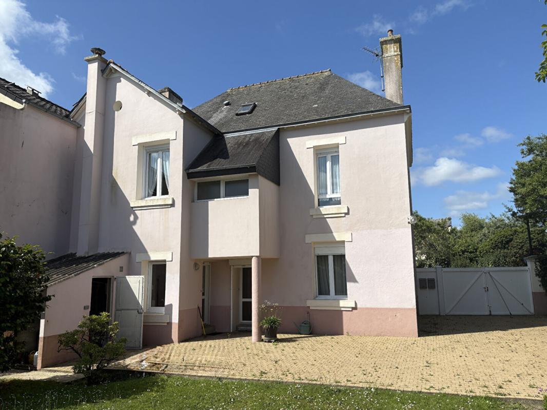 RIEC-SUR-BELON A vendre RIEC SUR BELON (29340) Maison de ville 7 pièces 4 chambres 124 m2 1