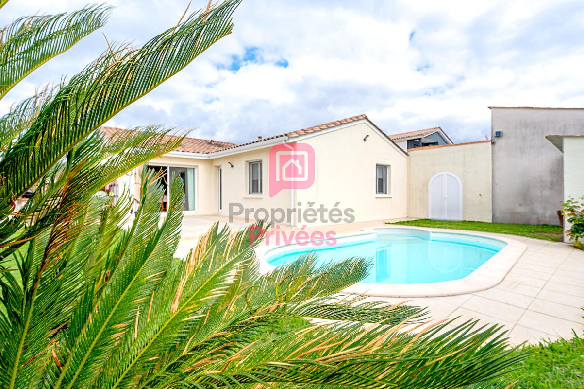 PAREMPUYRE PAREMPUYRE - Maison familiale avec piscine, pool house et cuisine d'été 1