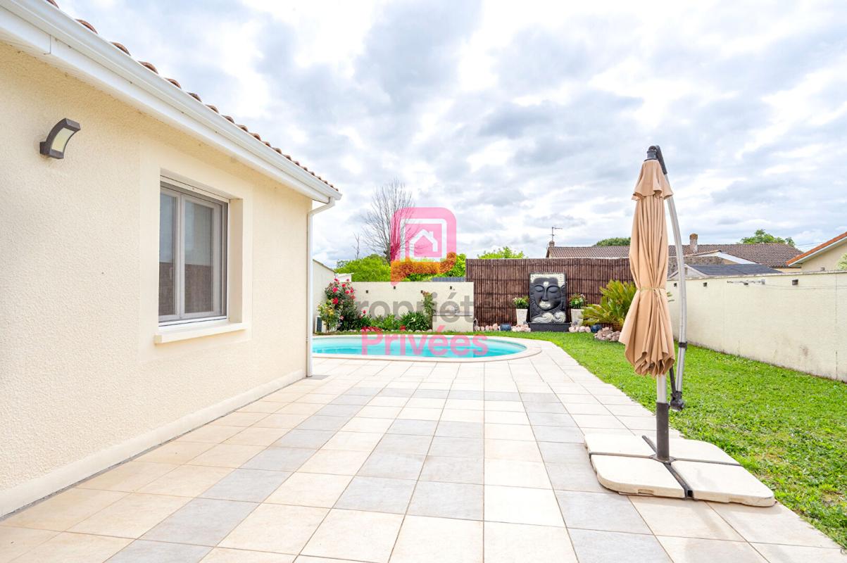 PAREMPUYRE PAREMPUYRE - Maison familiale avec piscine, pool house et cuisine d'été 14