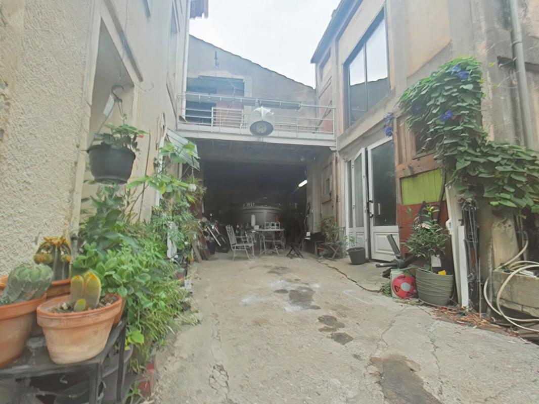 RAISSAC-D'AUDE Maison Raissac D Aude 9 pièce(s) 220 m2 avec garage et cour 2