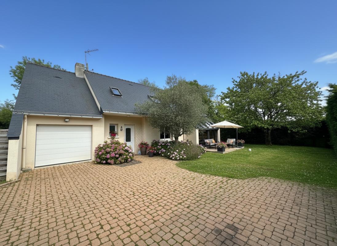 THOUARE-SUR-LOIRE Maison 8 pièce(s) 160 m2 2
