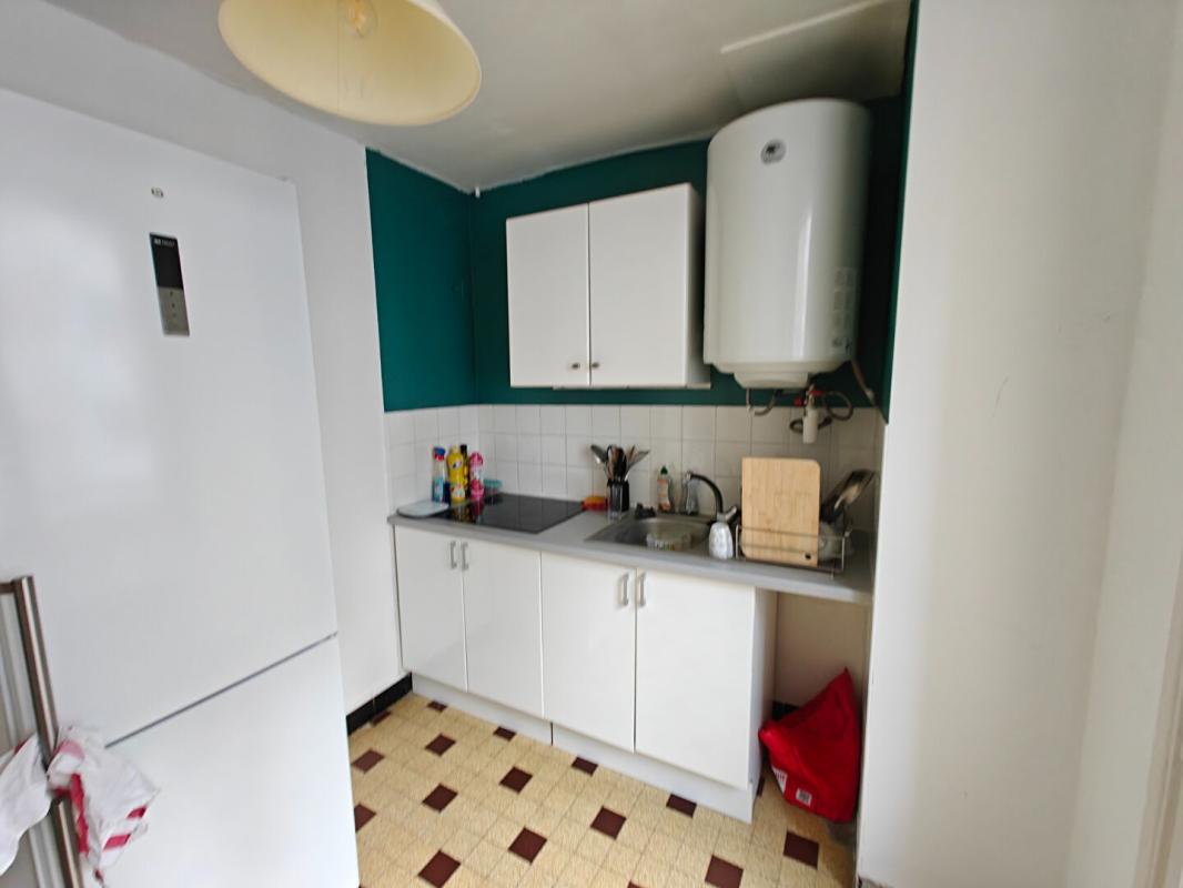 GRENOBLE À vendre à Grenoble , T1 avec vue Bastille, SECTEUR caserne de Bonne, déjà loué, idéal investisseur locatif avec Clim 5