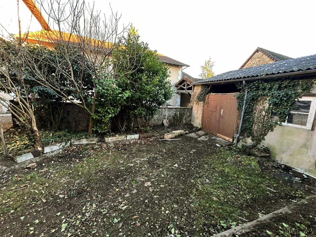 SARRAZAC Maison de village Sarrazac 6 pièce(s) 110 m2 10