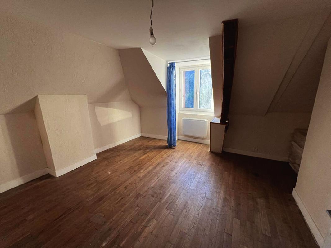 SARRAZAC Maison de village Sarrazac 6 pièce(s) 110 m2 3