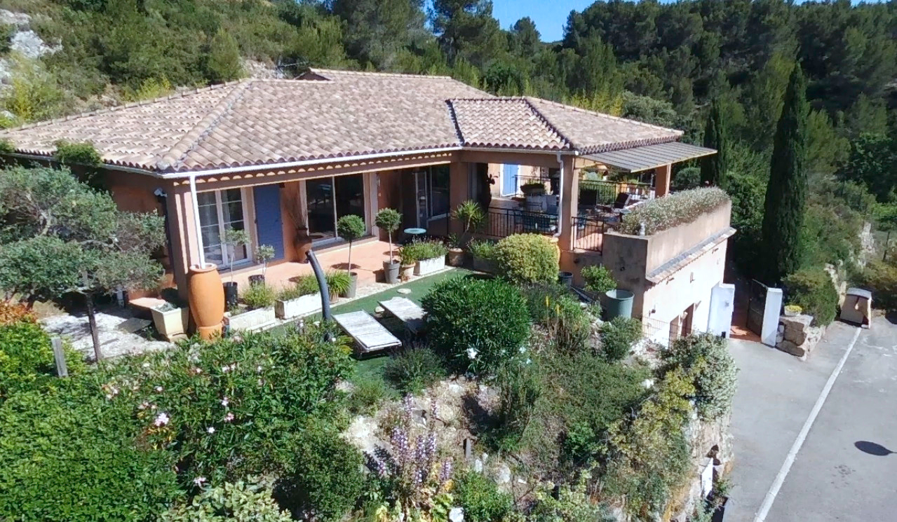 VILLENEUVE-LES-AVIGNON Maison Villeneuve Les Avignon 5 pièce(s) 221 m2 1