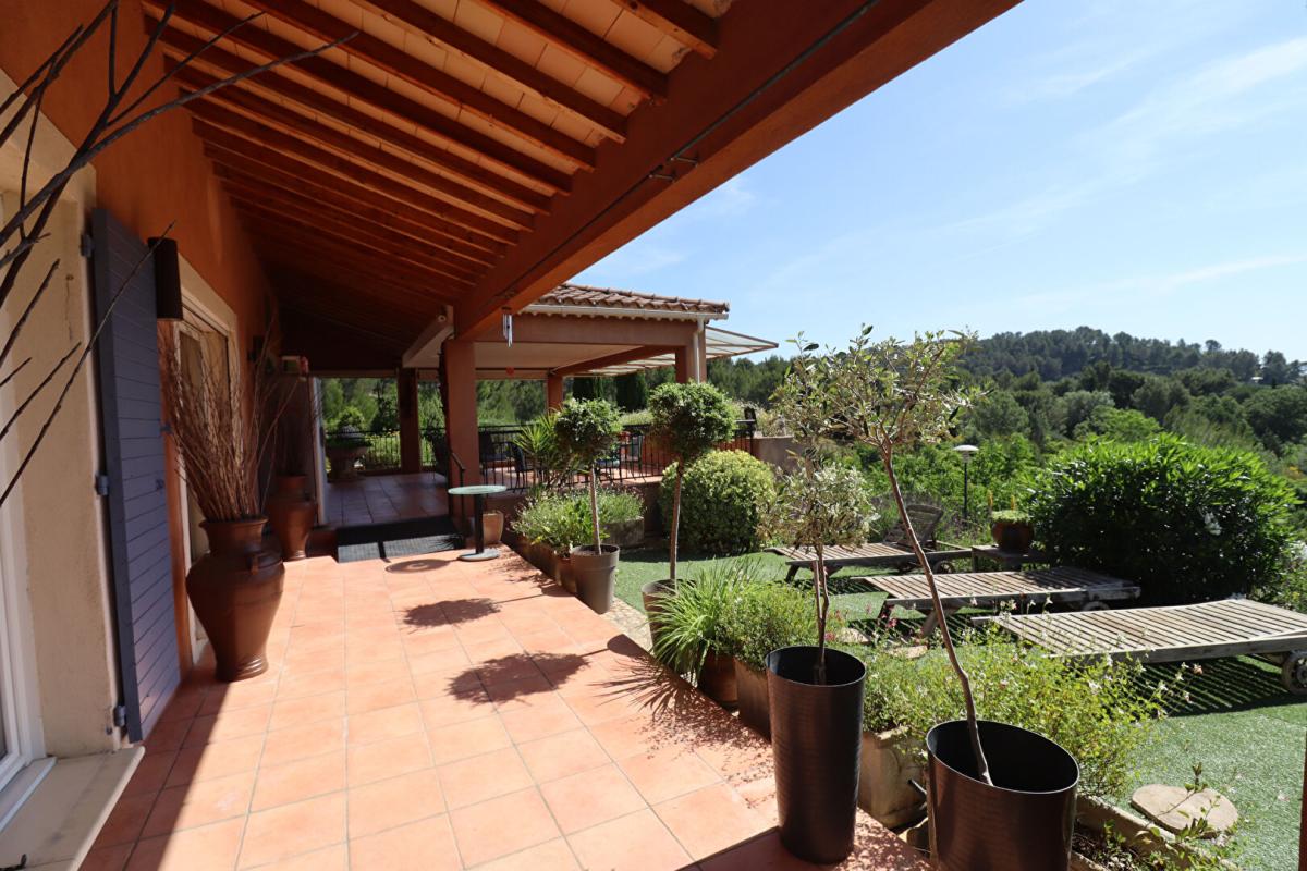 VILLENEUVE-LES-AVIGNON Maison Villeneuve Les Avignon 5 pièce(s) 221 m2 4