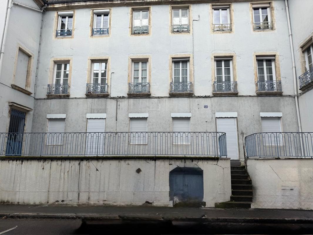 CHALON-SUR-SAONE Appartement Chalon Sur Saone 4 pièce(s) 111m² dont  104 m2 (carrez) 1