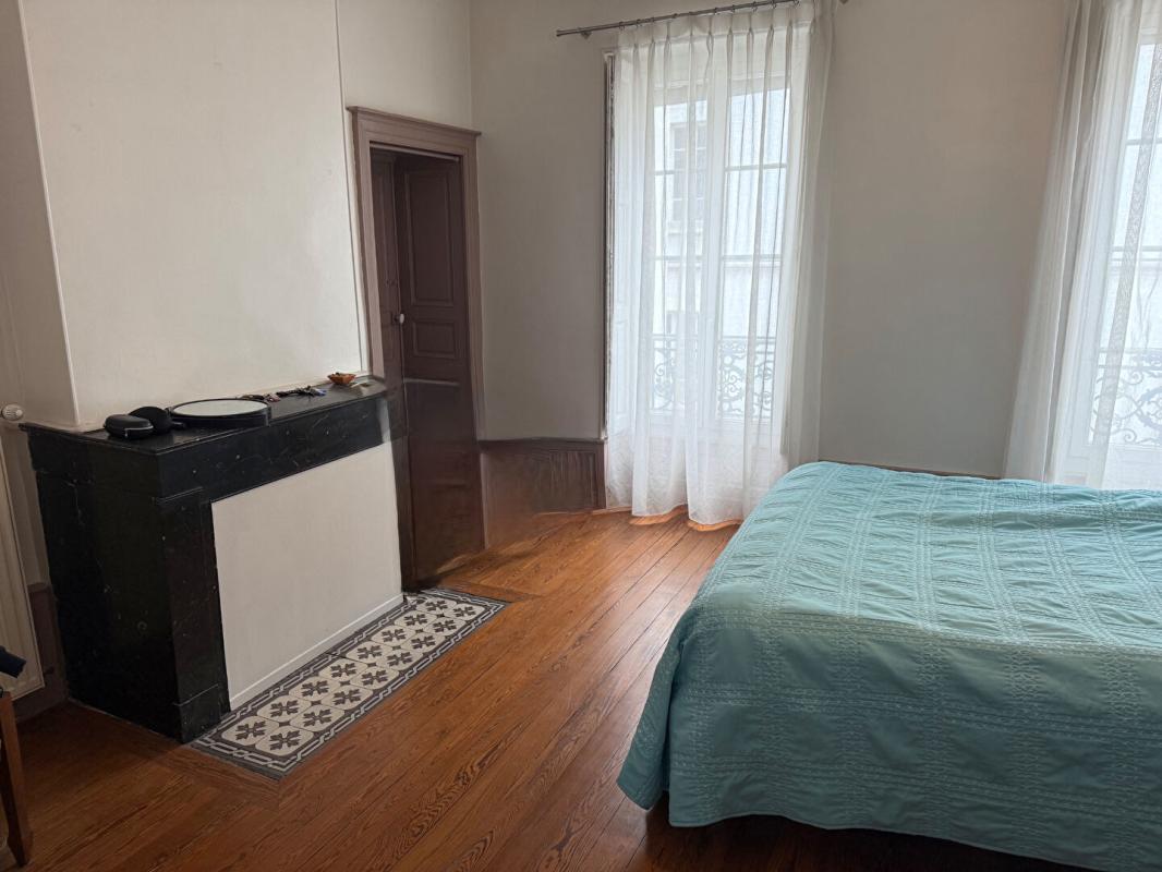 CHALON-SUR-SAONE Appartement Chalon Sur Saone 4 pièce(s) 111m² dont  104 m2 (carrez) 13