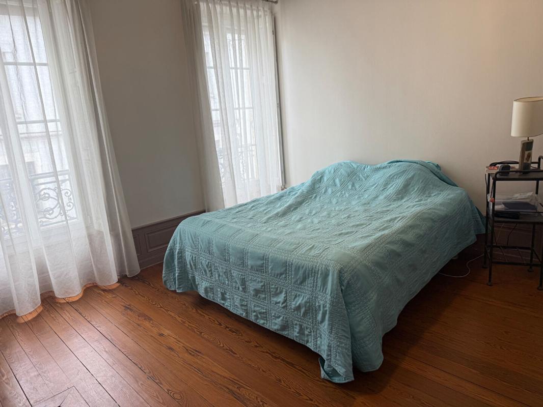 CHALON-SUR-SAONE Appartement Chalon Sur Saone 4 pièce(s) 111m² dont  104 m2 (carrez) 14