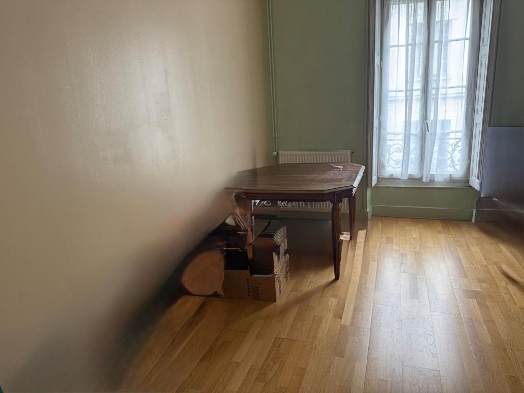 CHALON-SUR-SAONE Appartement Chalon Sur Saone 4 pièce(s) 111m² dont  104 m2 (carrez) 7