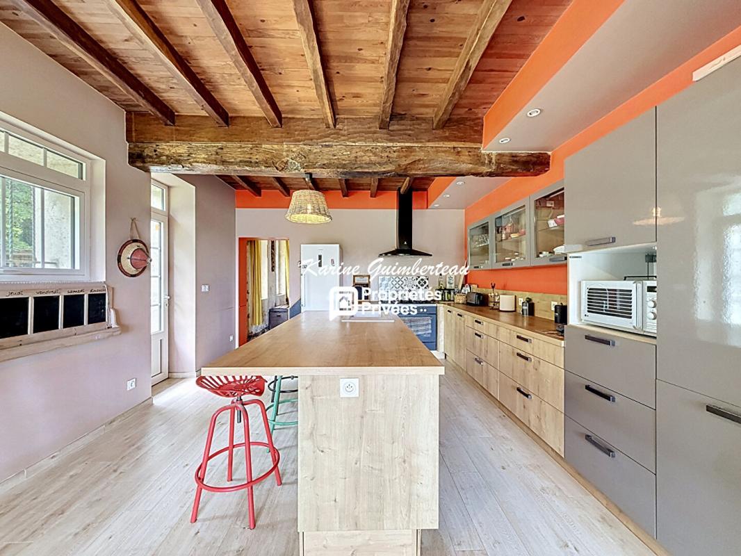 GALGON Maison en pierre + gîte + près + bois + étang 6