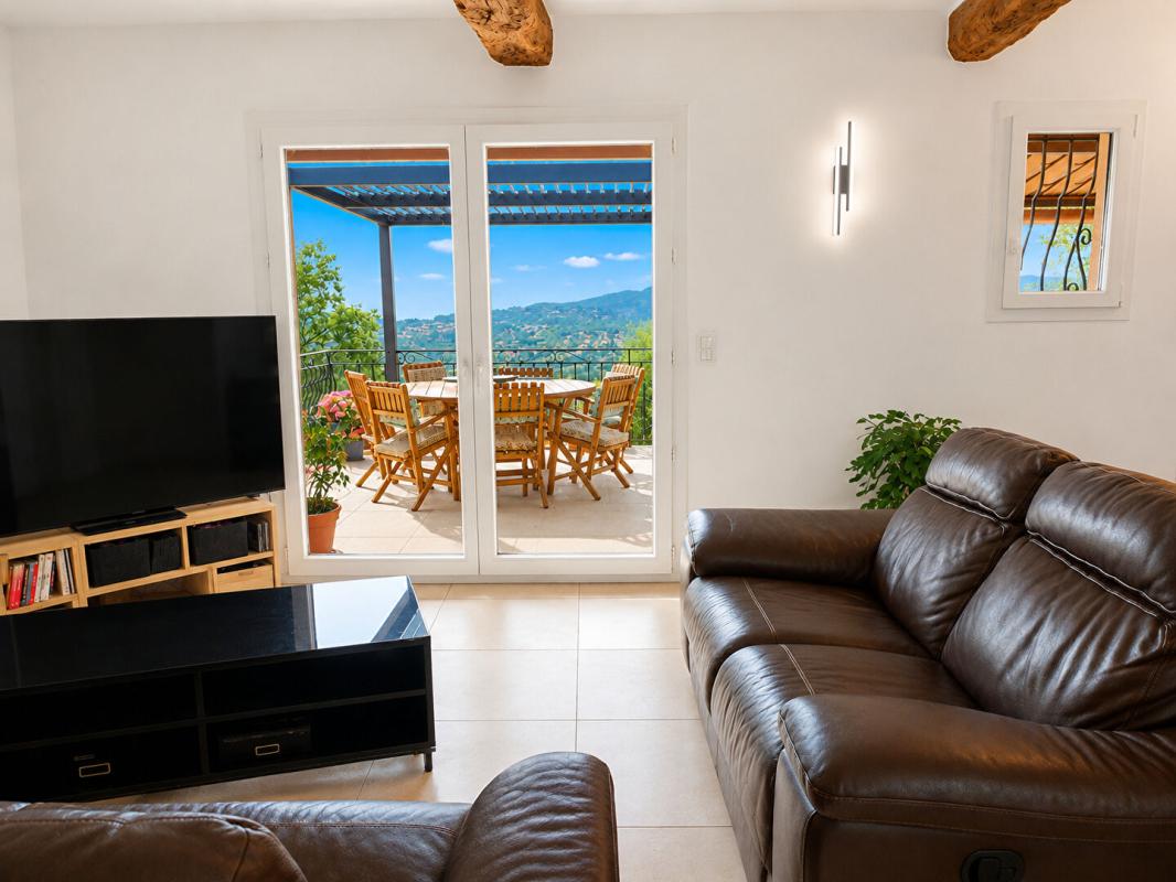 SPERACEDES Superbe villa  202 m² vue mer à deux pas du village 5