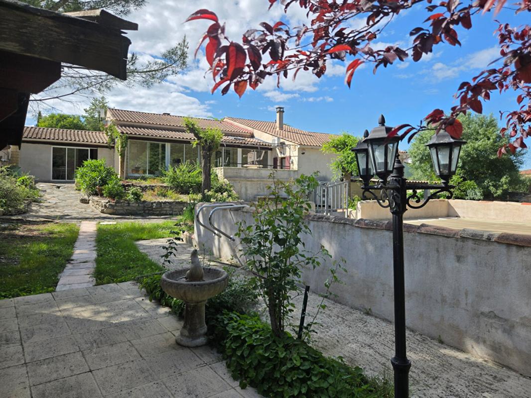 AIGREMONT Villa sans vis à vis  de 120.68 M2 avec piscine  et terrain clos de 2680 M2 1