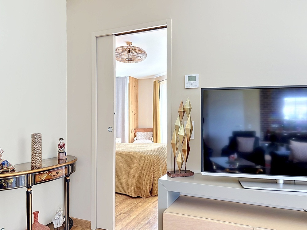 FERRIERES Villa de plain-pied 130 m2, Classe énergie A - 3 chambres- dans son écrin de verdure- centre village 12