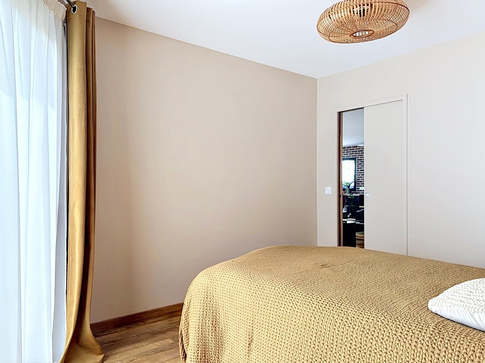 FERRIERES Villa de plain-pied 130 m2, Classe énergie A - 3 chambres- dans son écrin de verdure- centre village 14