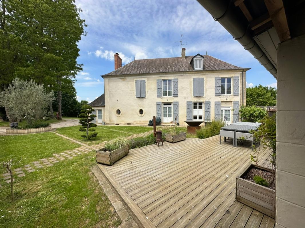 CHERRE Bien rare : demeure de caractère avec parc, piscine et maison de gardien 12
