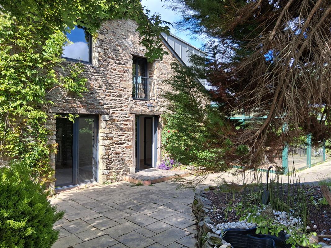 PLESLIN-TRIGAVOU A 15mns de DINARD, maison en pierre, très bon état, 8 pièces et 6 chambres ! 1