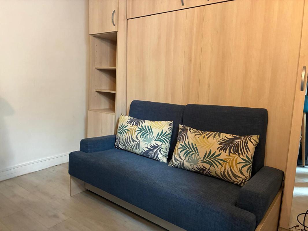 PARIS-7E-ARRONDISSEMENT Studio meublé 1 pièce(s) 13m2 1