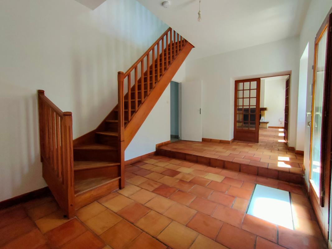 SAINTE-EULALIE PROPRIETE : MAISON EN PIERRE 150 m²  + ECHOPPE 120 m² + HANGAR 230 m² - TERRAIN 1 HECTARE 10