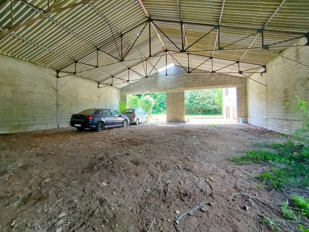 SAINTE-EULALIE PROPRIETE : MAISON EN PIERRE 150 m²  + ECHOPPE 120 m² + HANGAR 230 m² - TERRAIN 1 HECTARE 18