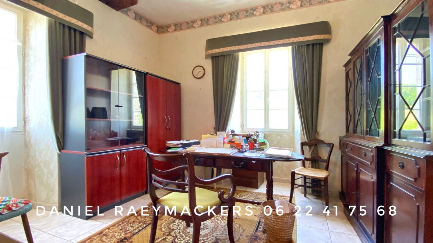 NEUVIC Daniel Raeymackers Maison Neuvic 11 pièces 10